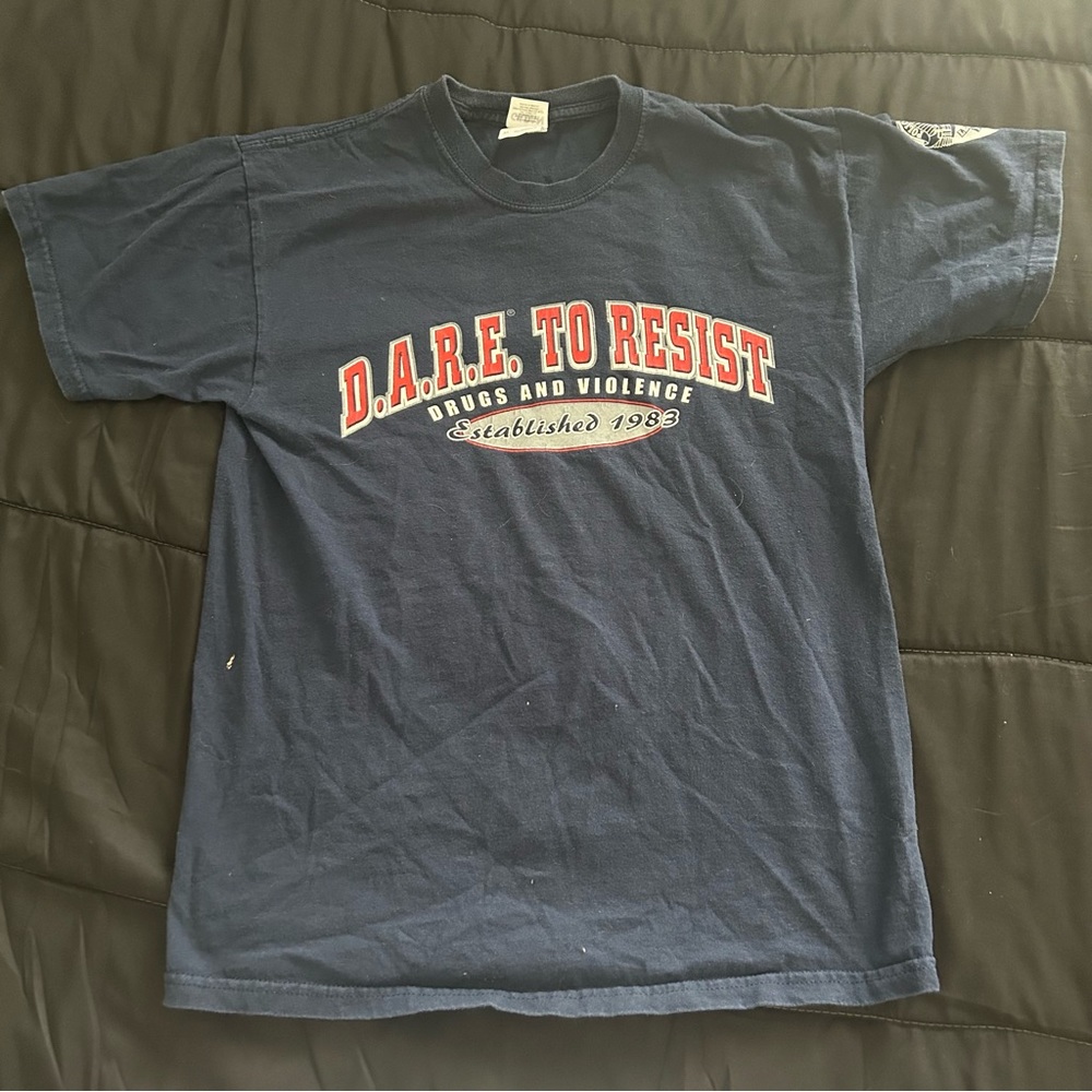 Dare to resist drugs and violence T-Shirt